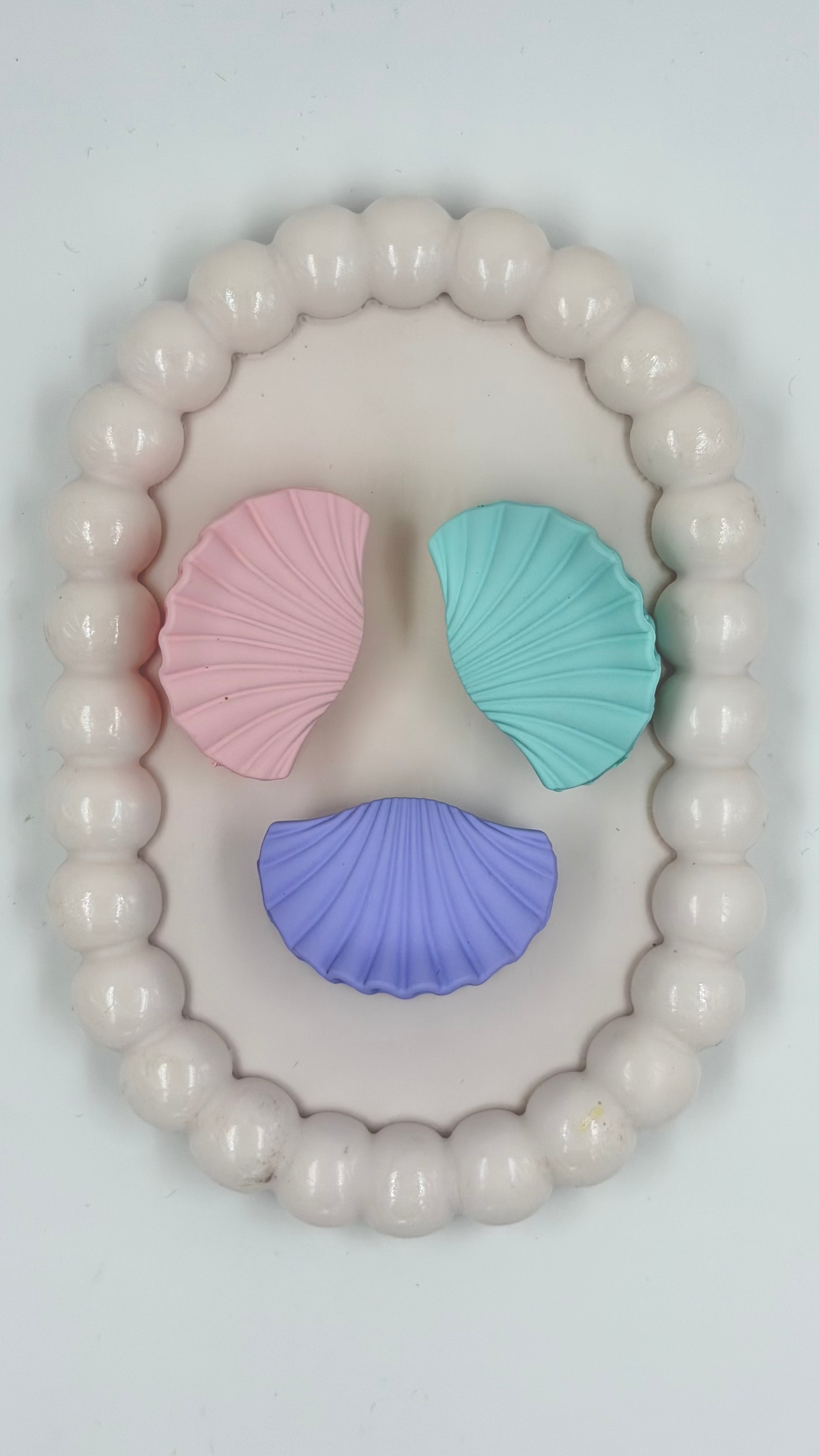 Avaara Pastel Shell Small Trio Clips Set
